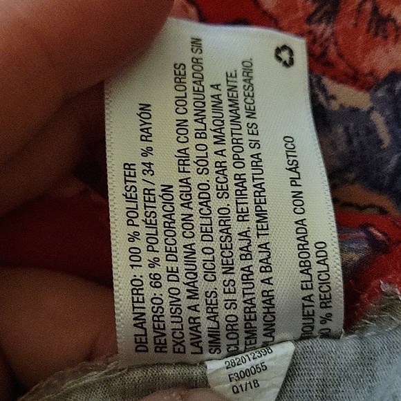 Xhilaration small (?) Red blue & grey flowy tank top - Picture 5 of 5